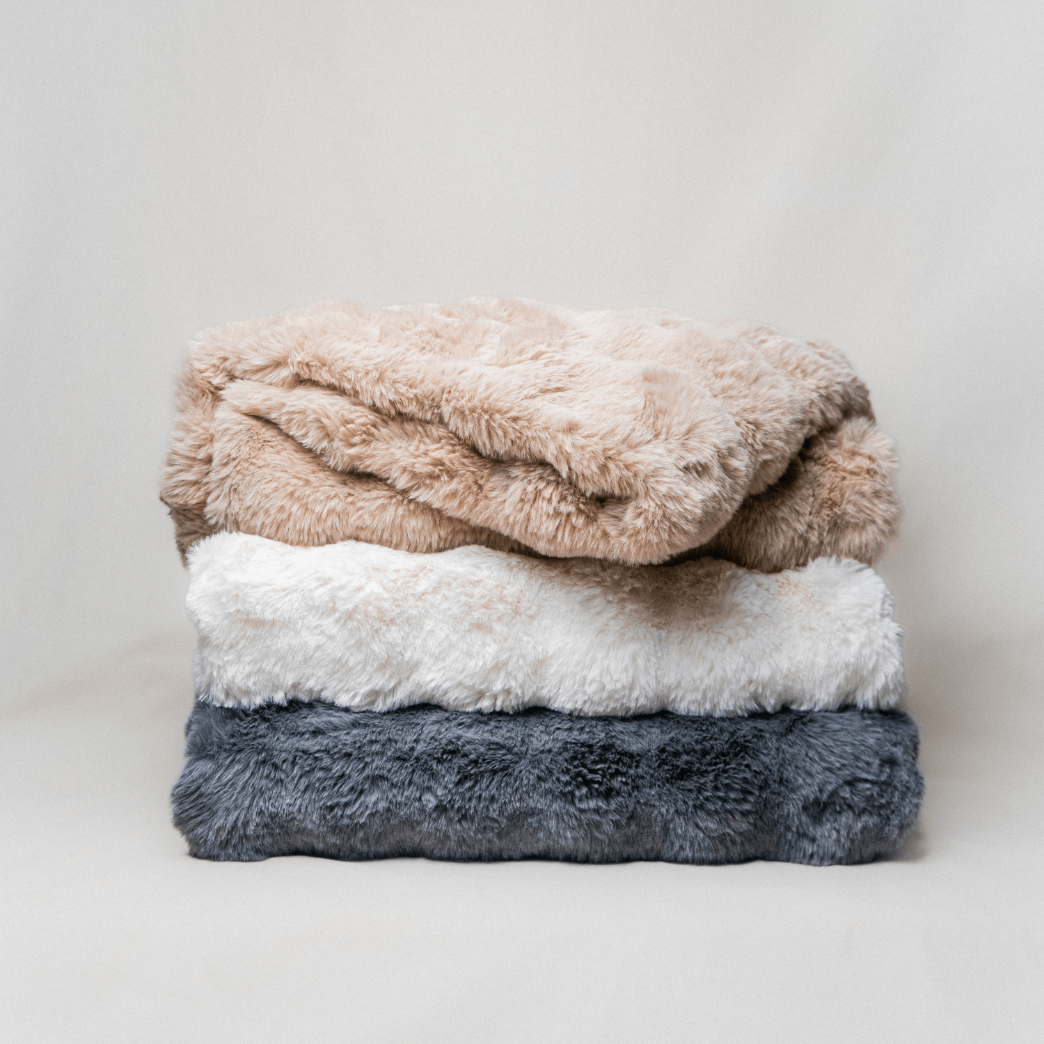 Accessory - Capasa Alpine Faux Fur Blanket - MC - Mario Capasa