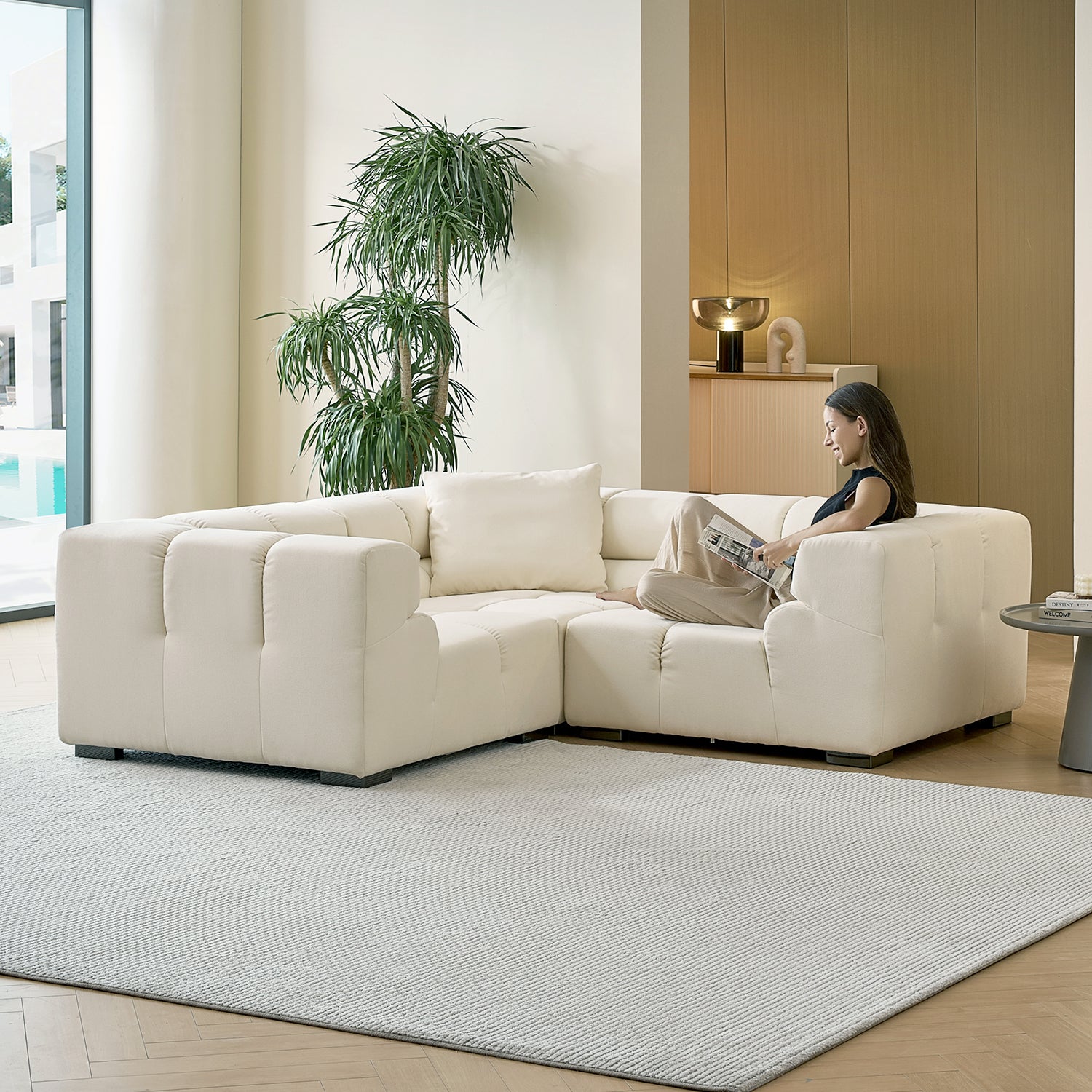 Amora Closed L Sectional