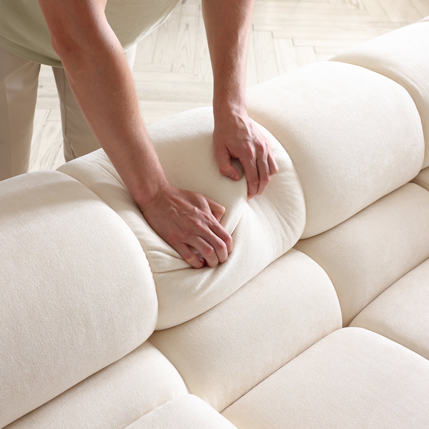 Amora Sectional - Mario Capasa