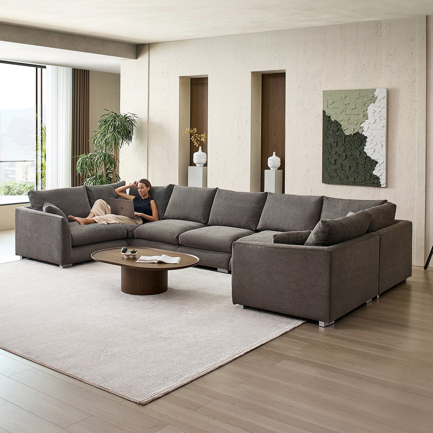 Feathers U-Closed Sectional