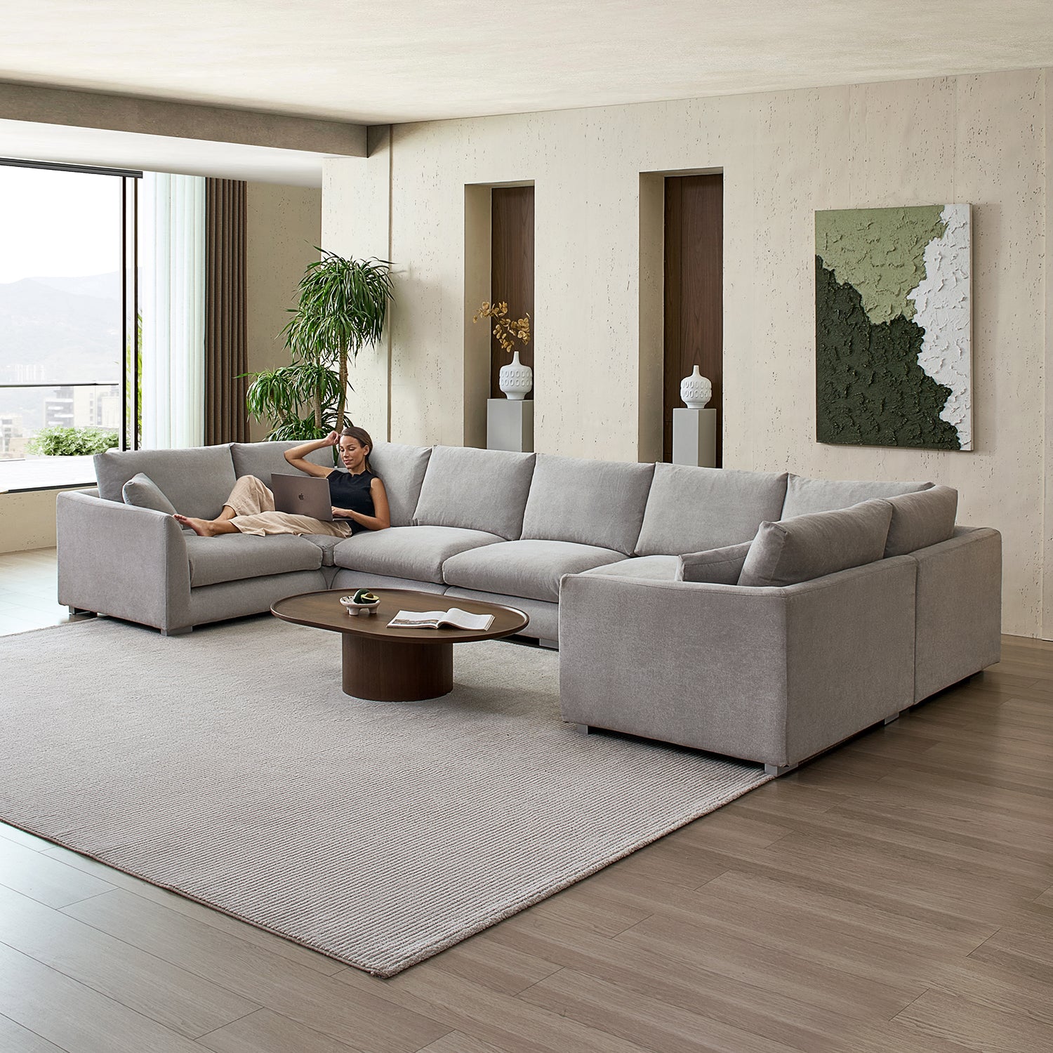 Feathers U-Closed Sectional