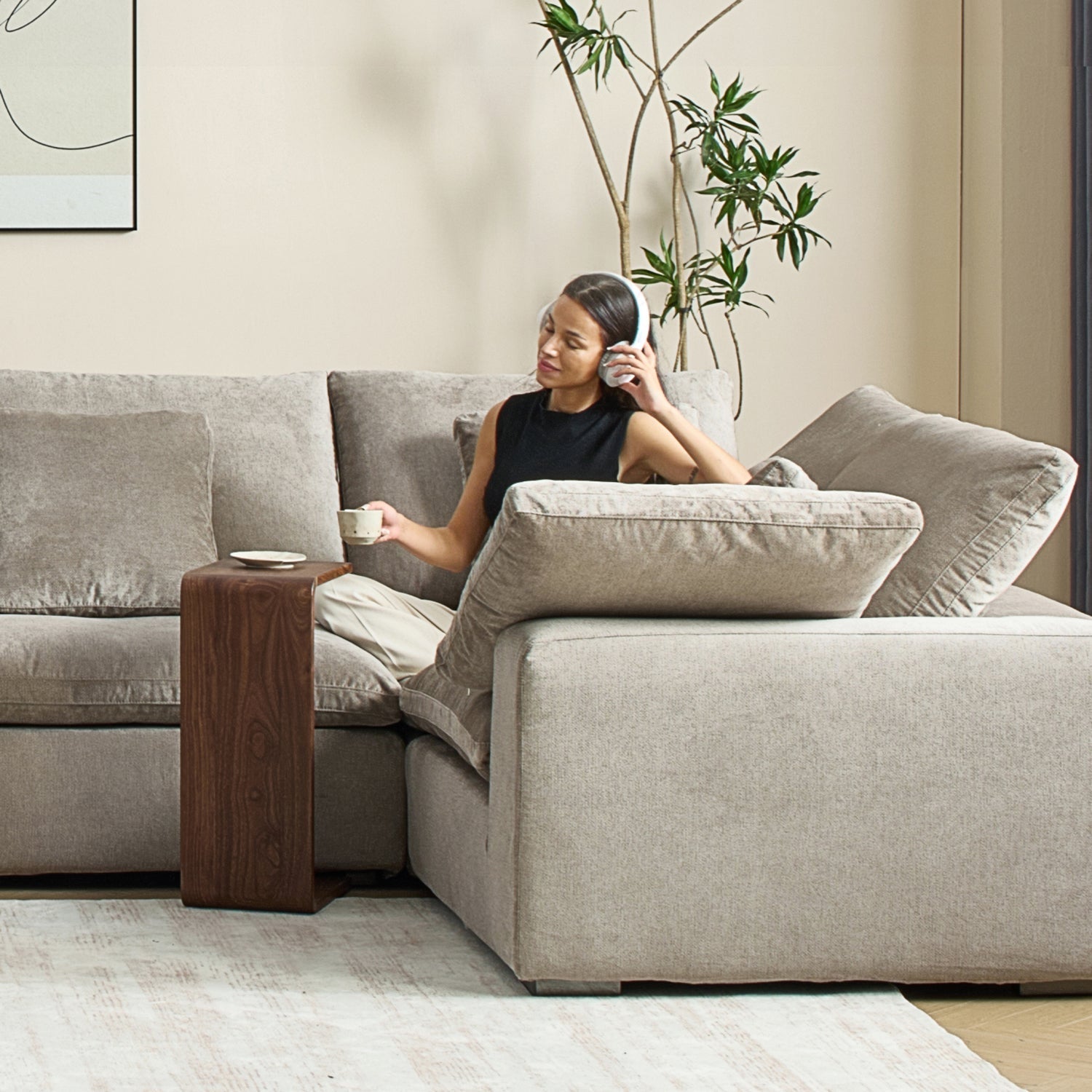 Tivoli Cloud U Closed Sectional