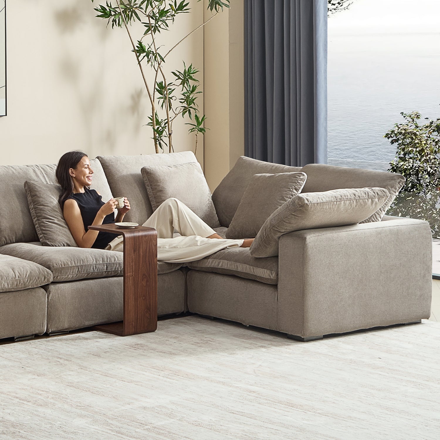 Tivoli Cloud U Closed Sectional