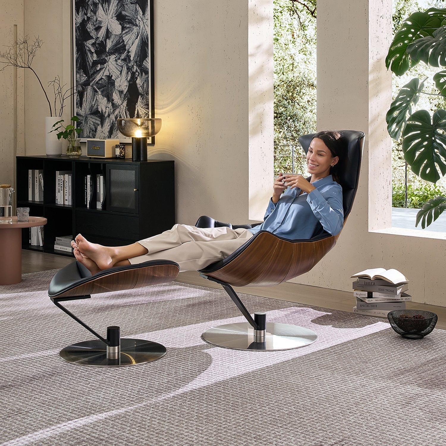 The Avant Glide Chair and Ottoman - Mario Capasa